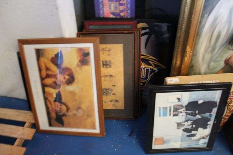 MISC Paintings, Pictures, Radio, and Seiko Clock