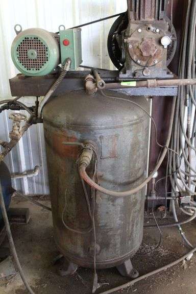 AIR COMPRESSOR