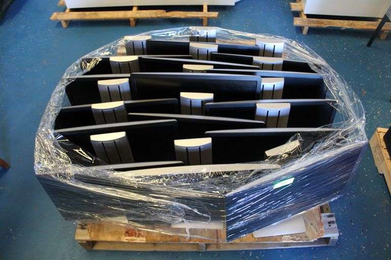 PALLET OF H.P. MONITORS - (BID IS TIMES THE MONEY)