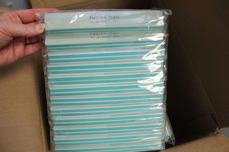 FUSION NAIL 2 SIDED SHINY BUFFER 320/400/3000 GRIT CASE OF 24 (12PKS OF 12)