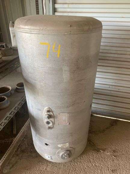 110 Diesel Fuel Tank For A Tractor Trailer