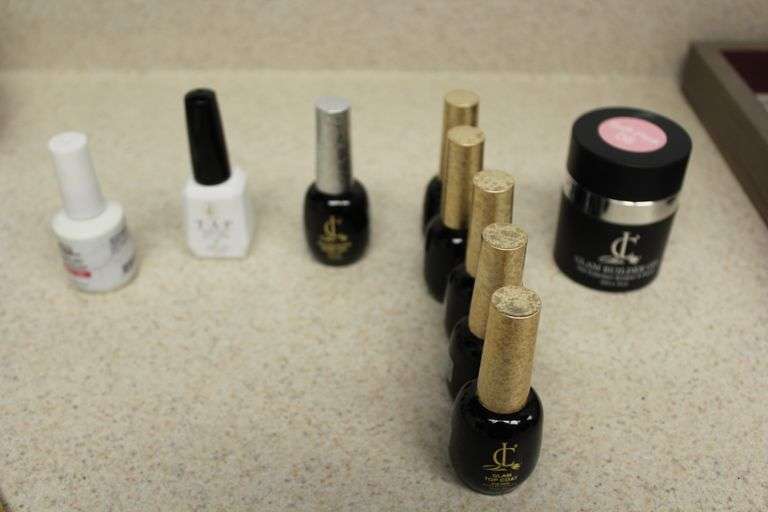 LOT OF ASSORTED GEL TOP AND BASE COAT