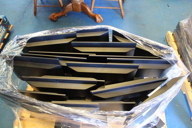 PALLET OF H.P. MONITORS - (BID IS TIMES THE MONEY)