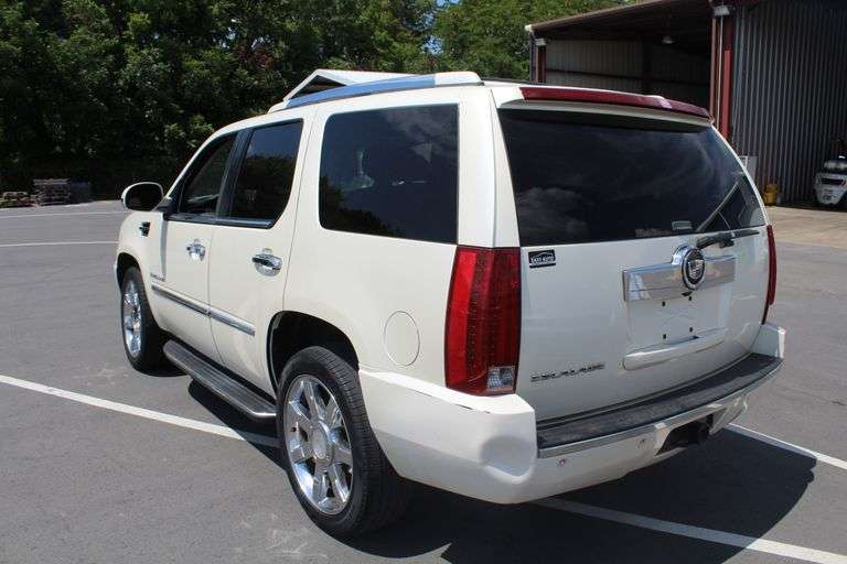 2007  CADILLAC  Escalade  1GYEC638X7R347045  Mileage:   267585