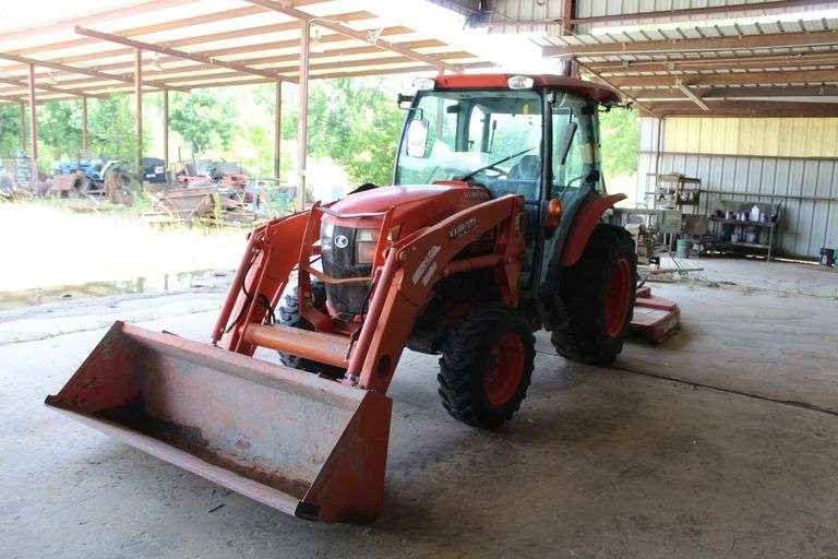 Kubota L6060 Tractor