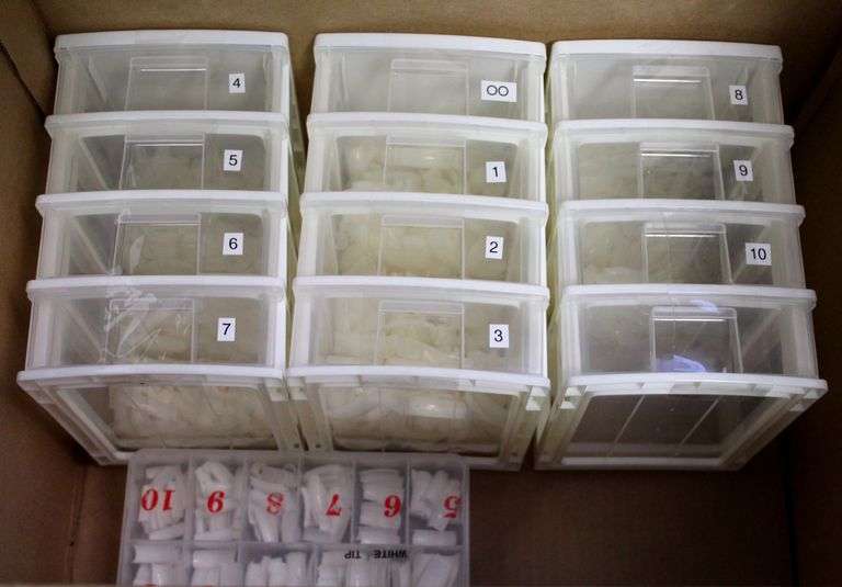LOT OF PRE-SORTED LAMOUR NATURAL NAIL TIPS IN CONTAINERS, SET OF WHITE NAIL TIPS AND VARIOUS NAIL GL