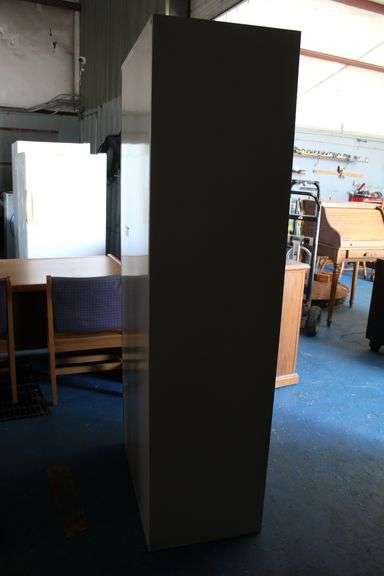 METAL CABINET/ STORAGE LOCKER