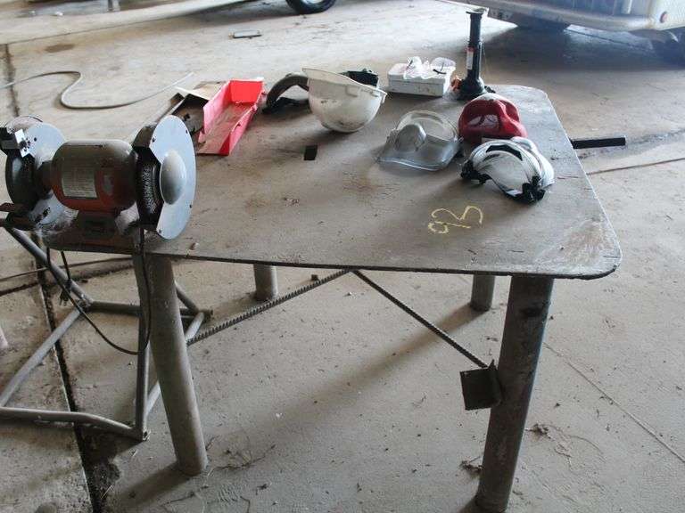 METAL GRINDER TABLE WITH GRINDER WHEEL 4'x4'