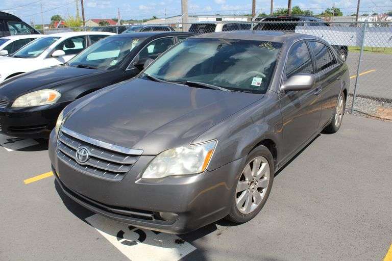 2006  TOYOTA  Avalon  4T1BK36B16U128385  Mileage:   219433