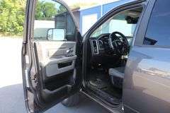 2015  RAM  1500  1C6RR6LT0FS566573  Mileage:   174808