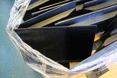 PALLET OF H.P. MONITORS - (BID IS TIMES THE MONEY)