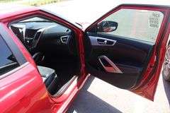 2015  HYUNDAI  Veloster  KMHTC6AD6FU220457  Mileage:   82215