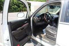 2007  CADILLAC  Escalade  1GYEC638X7R347045  Mileage:   267585
