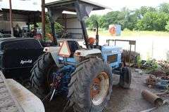 New Holland 1920 Tractor