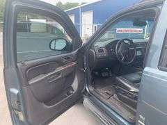 2012  CHEVROLET  Avalanche  3GNTKFE70CG106472  Mileage:   223732