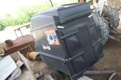 AGRIFAB 32 CU FT MOWER VAC/BAGGER
