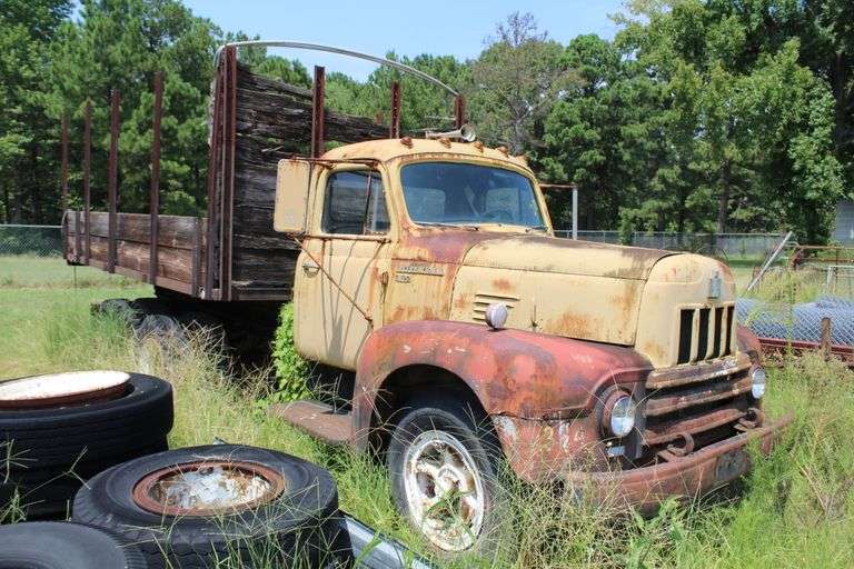 VINTAGE INTERNATIONAL R-190 (NO TITLE / Taxes Applied)