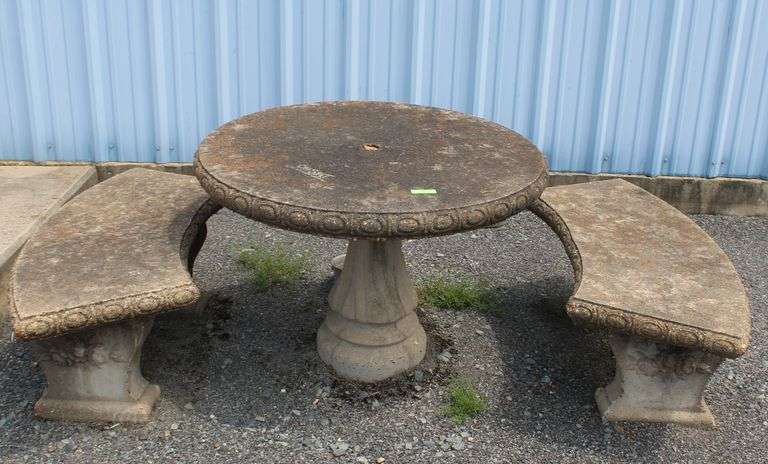 OUTDOOR CONCRETE TABLE