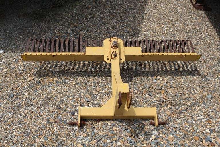 BUSH HOG BRAND 71" HAY RAKE LLR72