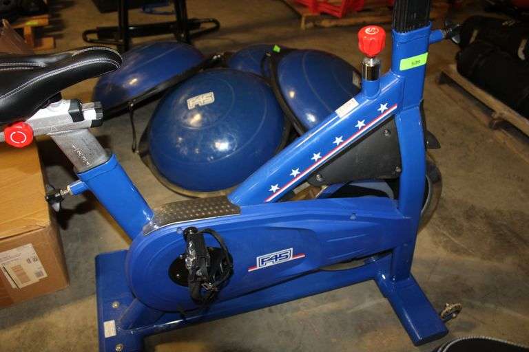 SPINNING EXCERCISE BIKE