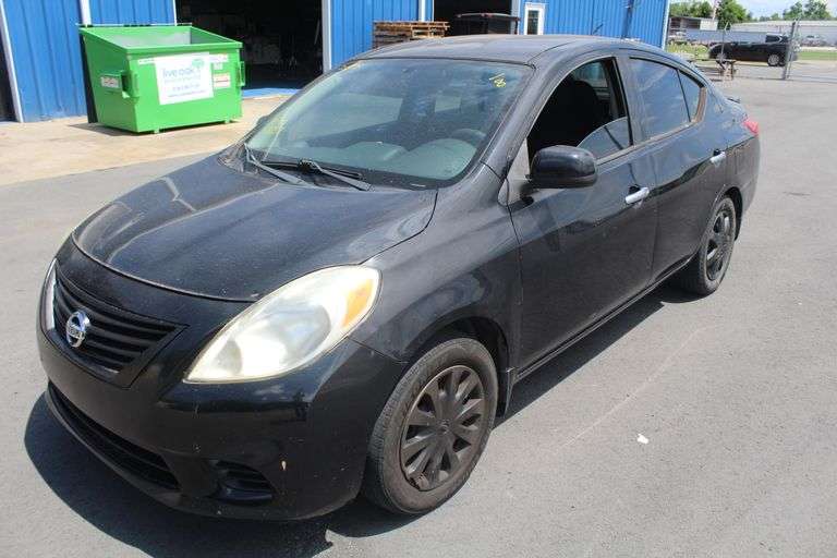 2014  NISSAN  Versa  3N1CN7AP7EL875589  Mileage:   171157