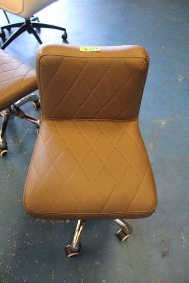 CONTEGO SPA PEDI STOOL - DIAMOND STITCH - FOSSIL GREY