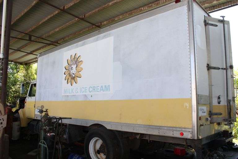 1998  INTERNATIONAL  4700 REFRIGERATED BOX TRUCK  1HTSCAALXWH518435  Mileage:   UNKNOWN