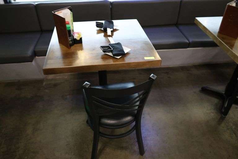 TABLE WITH 2 CHAIRS
