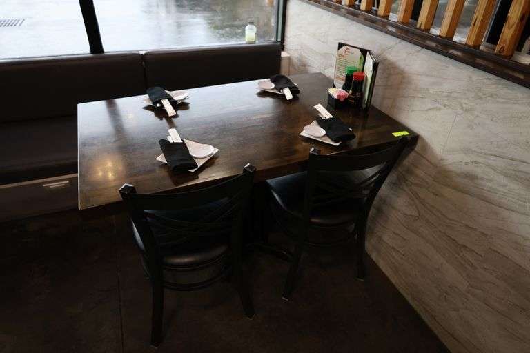 TABLE WITH 2 CHAIRS