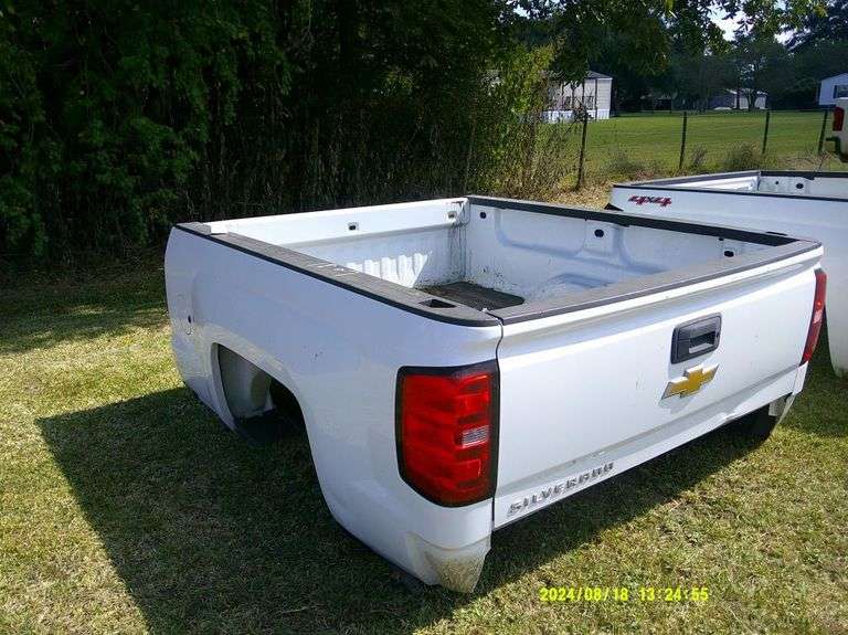 Chevrolet truck bed short wheel base
