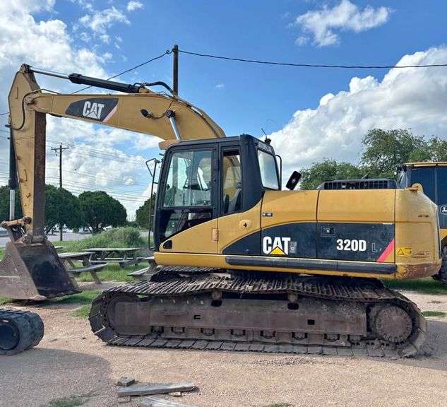 Caterpillar 2009 320DL Excavator Caldwell TX