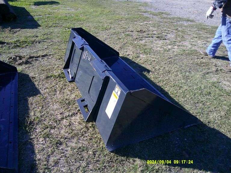 Front bucket for skid steer 74" Hearne TX