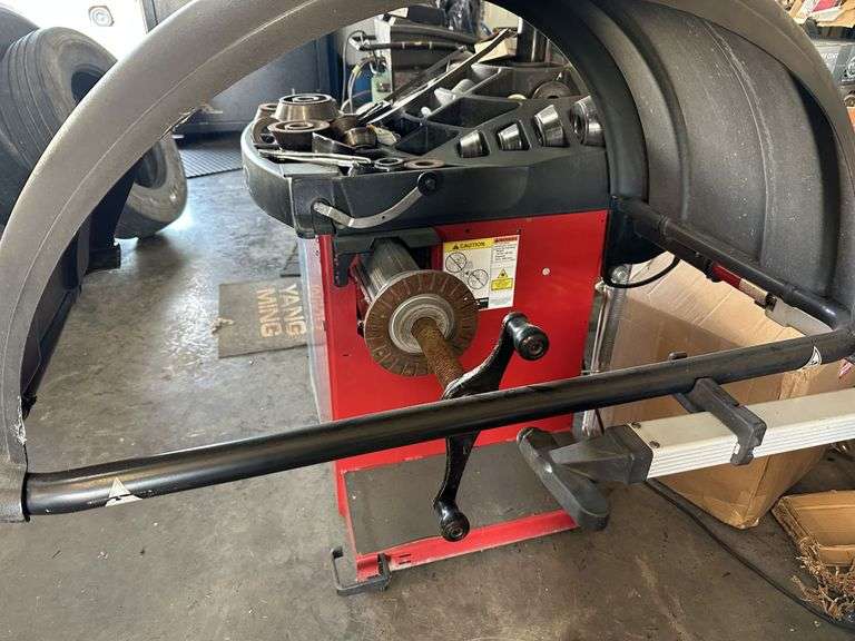 Hunter GSP9200 Tire Balancer