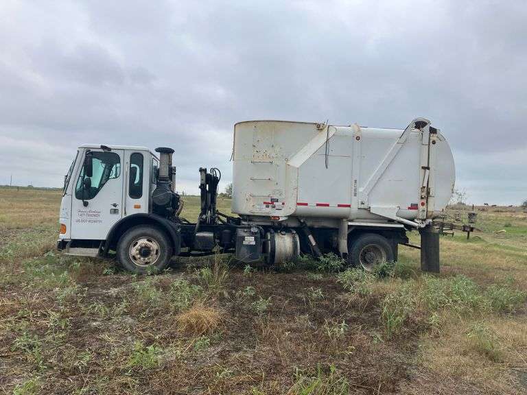 American Lafrance Trash turcks Corpus Christi