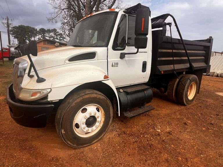 2006 International 4300 DT466 single axle Dumptruck Jacksonville TX