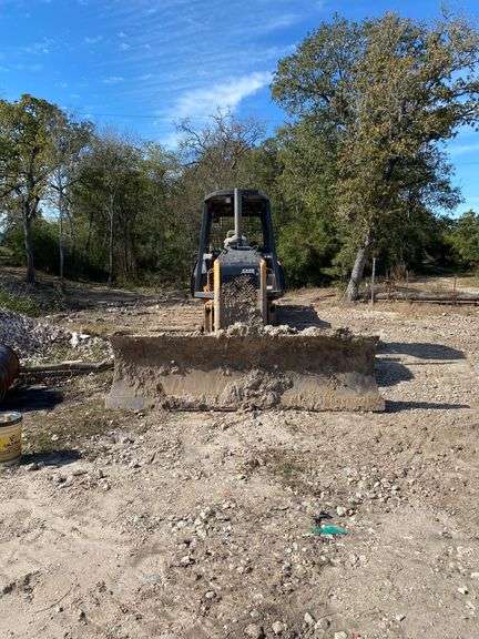 Case  2011  650L  Dozer  .  College Station, TX