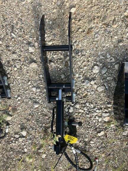 2025 Mini-X Hydraulic Thumb Clamp Franklin, Tx
