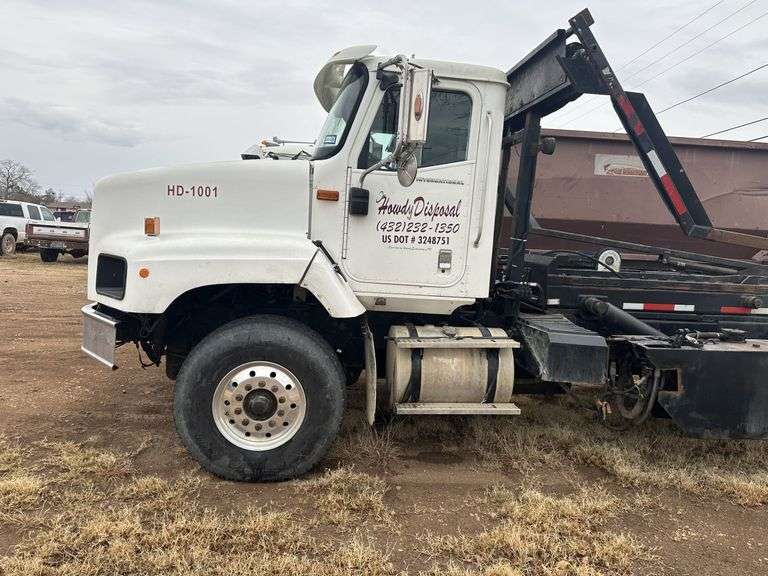 2008  International   DF567 Rolloff  Truck  1HTXHAPTX8J673254  .  Snyder TX
