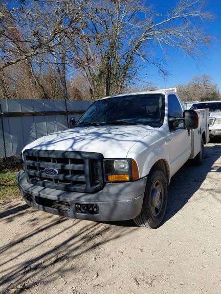 2005  Ford F250 Utiltiy  XL  Truck  .  .  College Station TX