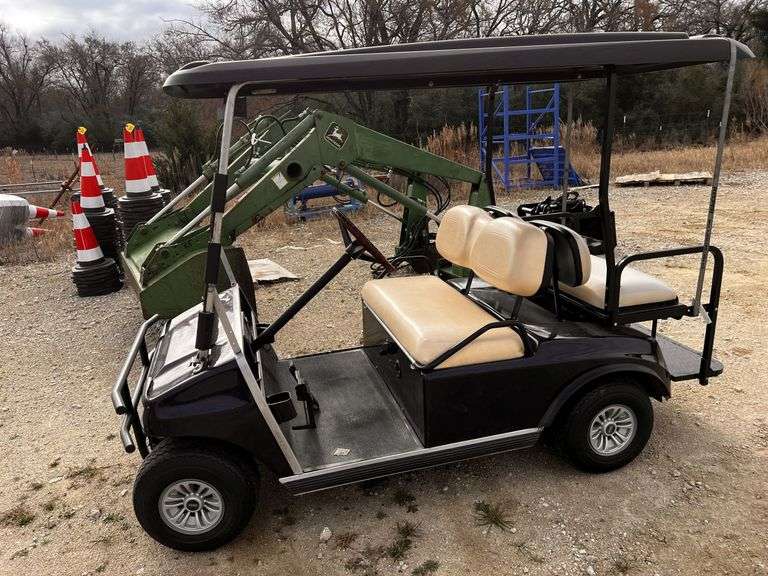 Golf Cart with good batteries and charger Franklin TX