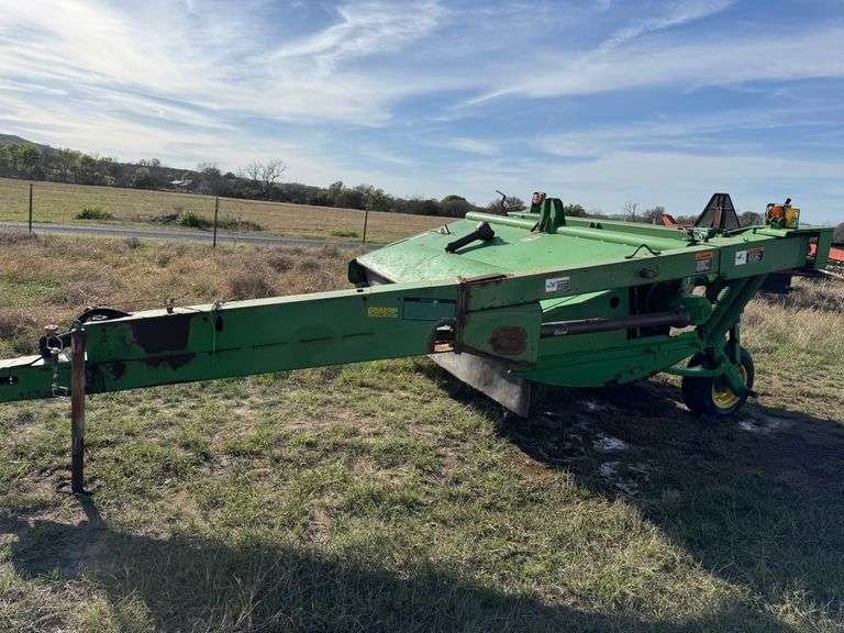 John Deere 920 Mower Conditioner John Deere  920  Mower Conditioner  Harper, TX