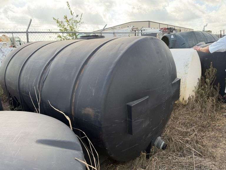 3 DAMAGED Poly tanks Caldwell, TX