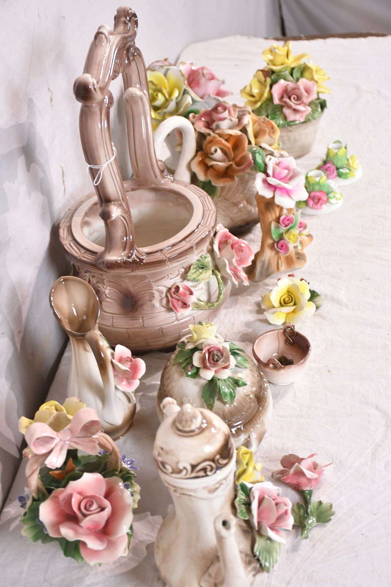 Capodimonte ceramic figurines 20th century, 4 seasons - Ruby