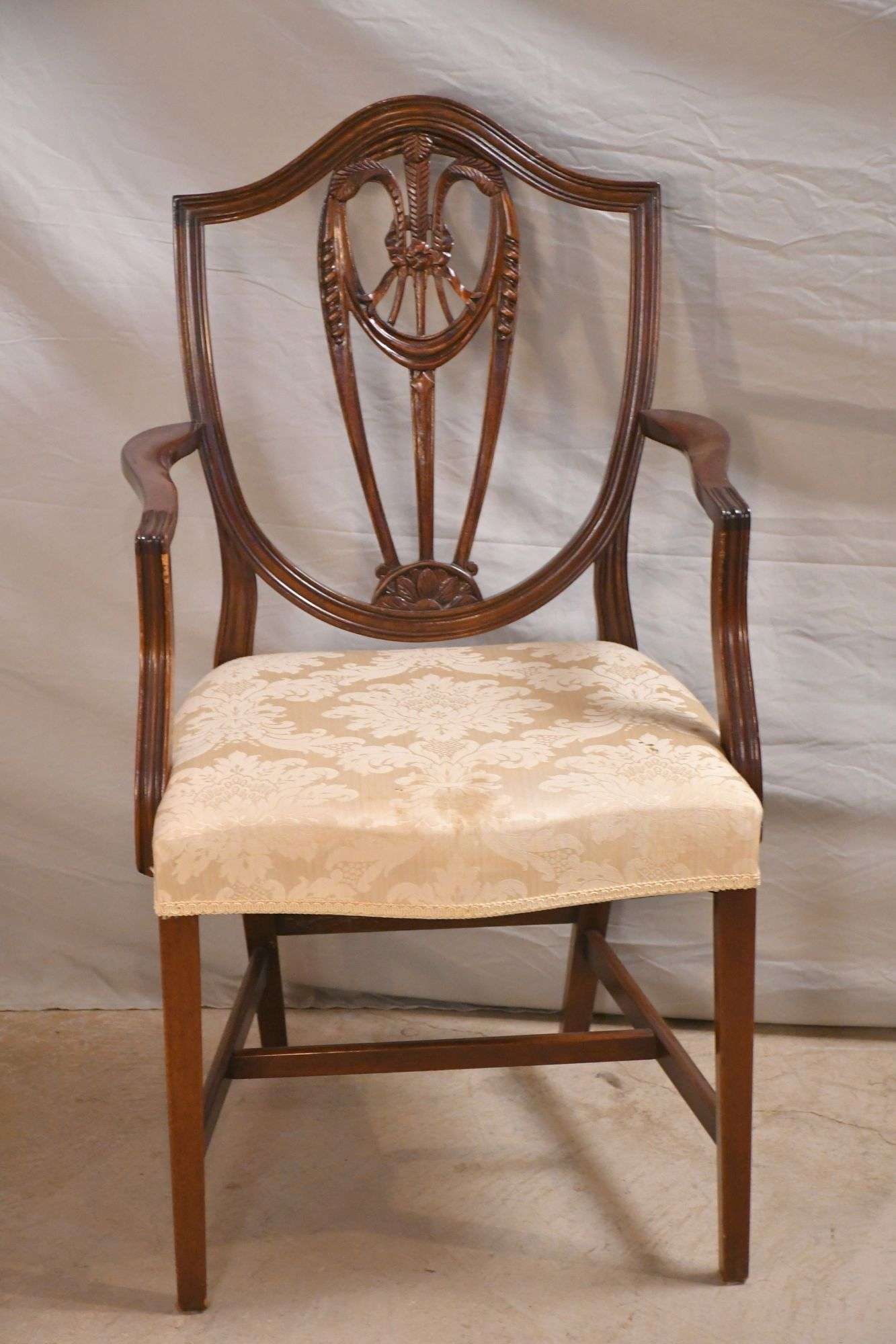 Set of 6 Bevan Funnell/Reprodux mahogany shield back dining chairs