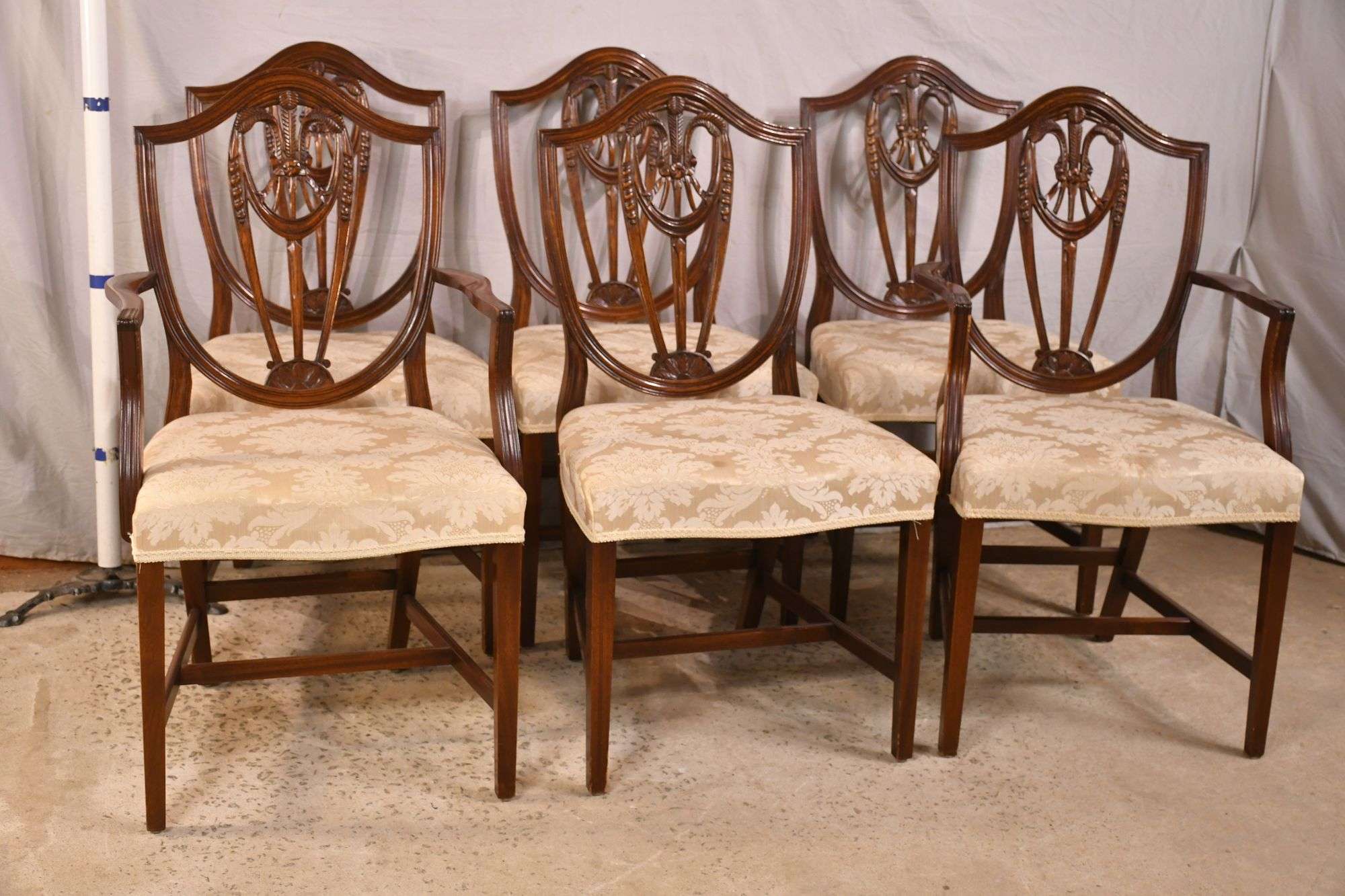 Set of 6 Bevan Funnell/Reprodux mahogany shield back dining chairs