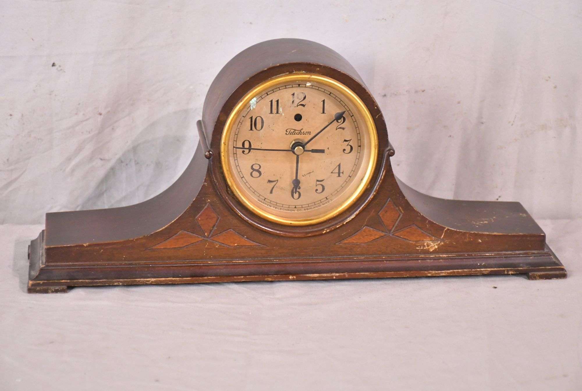 Warren Telechron battery operated mantle clock; 74-10669E - R.H.