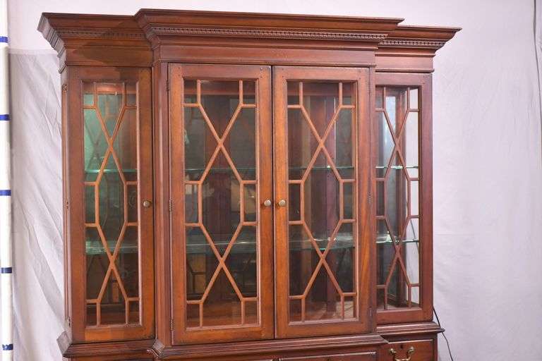 Drexel Heritage mahogany 2 part breakfront; 15961-225