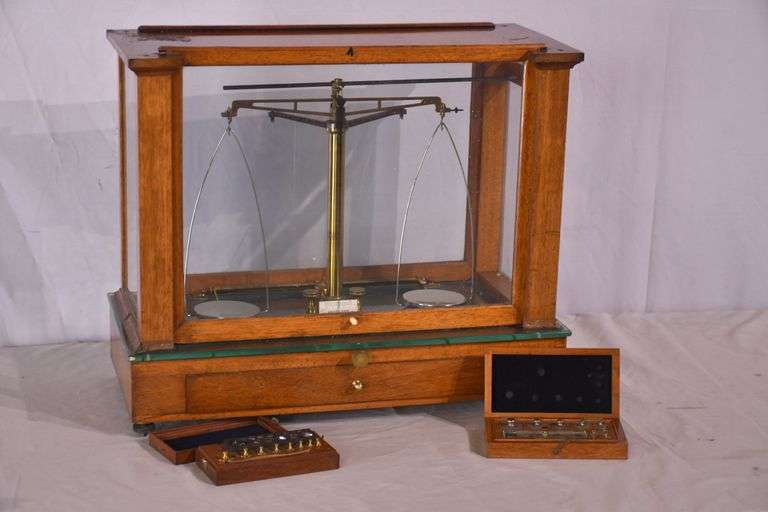 Becker Brothers balance scales in mahogany and glass single drawer case; 697-1435