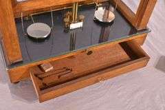 Becker Brothers balance scales in mahogany and glass single drawer case; 697-1435