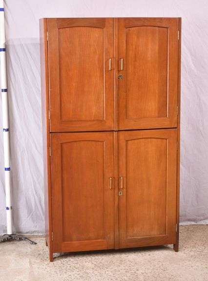 4 door cabinet with slide-out shelf; 55-11192